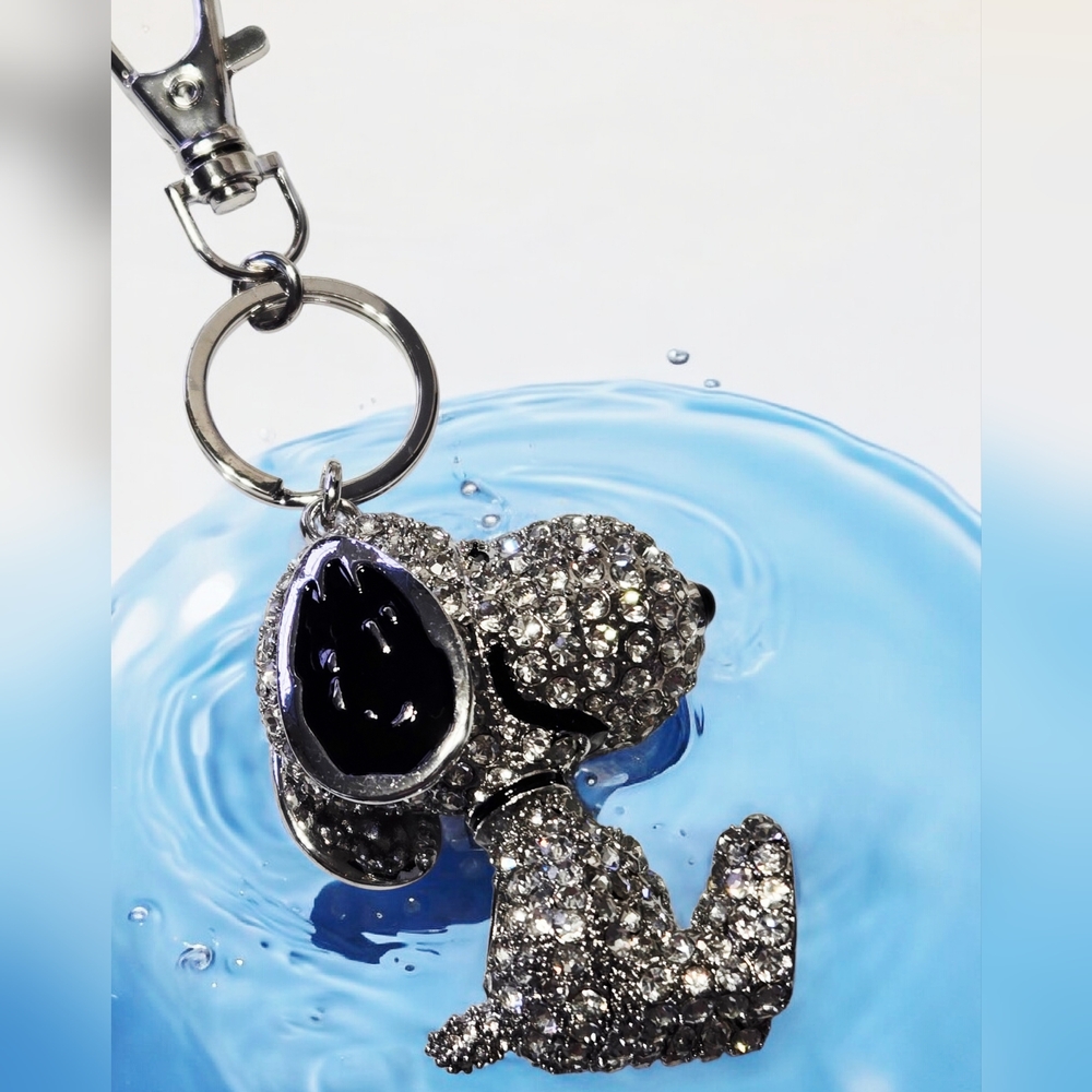 NEW Snoopy Peanuts Pave 3D Crystal Rhinestone Keychain Clip On Bag Charm 5" NWT - Picture 2 of 6